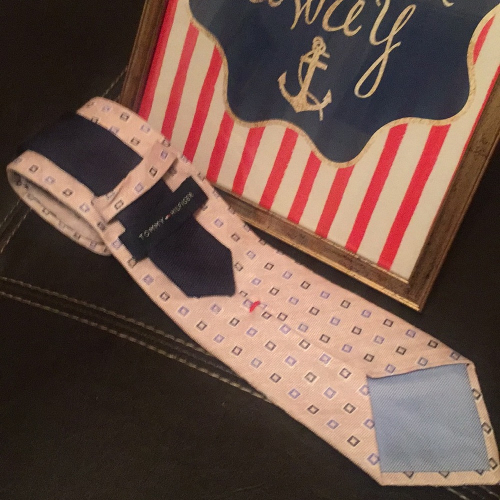 NWOT Men’s Tommy Hilfiger Tie